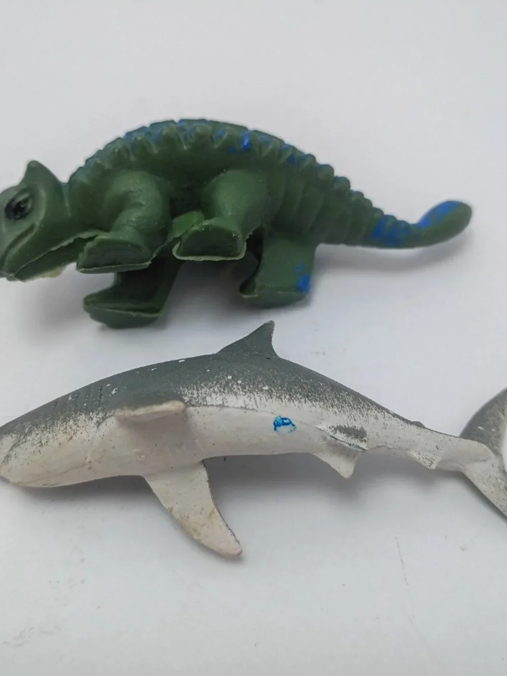 2 Retired 1962 Ankylosaurus MPC Dinosaur & 1990s Marine Shark Learning Figurines
